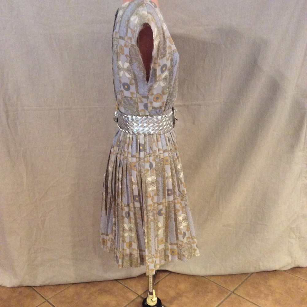 VINTAGE 60s Windowpane lady like  modest  pleat day/chore  Dress - Picture 4 of 12